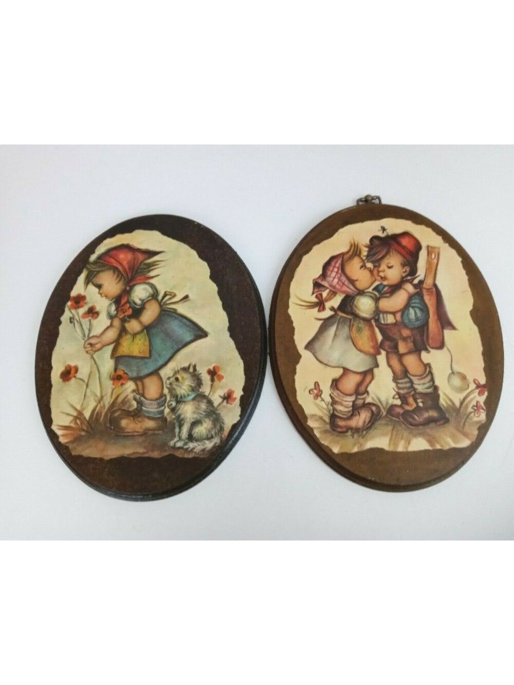 Vtg Lot Of 2 Hummel Goebel Round Wooden Pictures Girl W Kitten & Boy & Girl Kiss